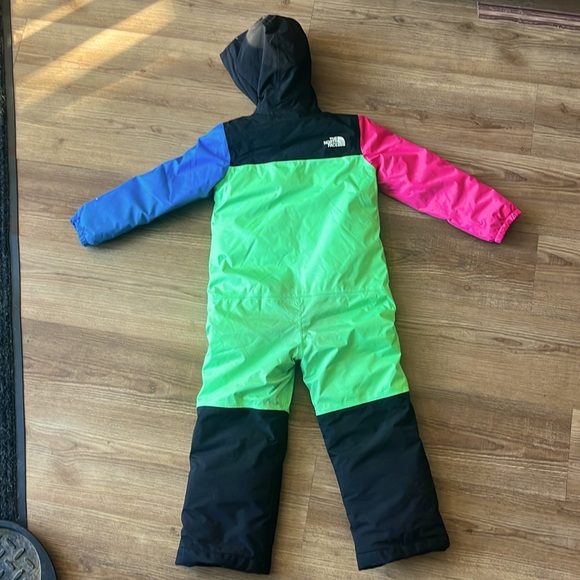 The North Face Kids' Freedom Waterproof Snowsuit in Chlorophyll Green Kids’ 6 - Picture 2 of 5